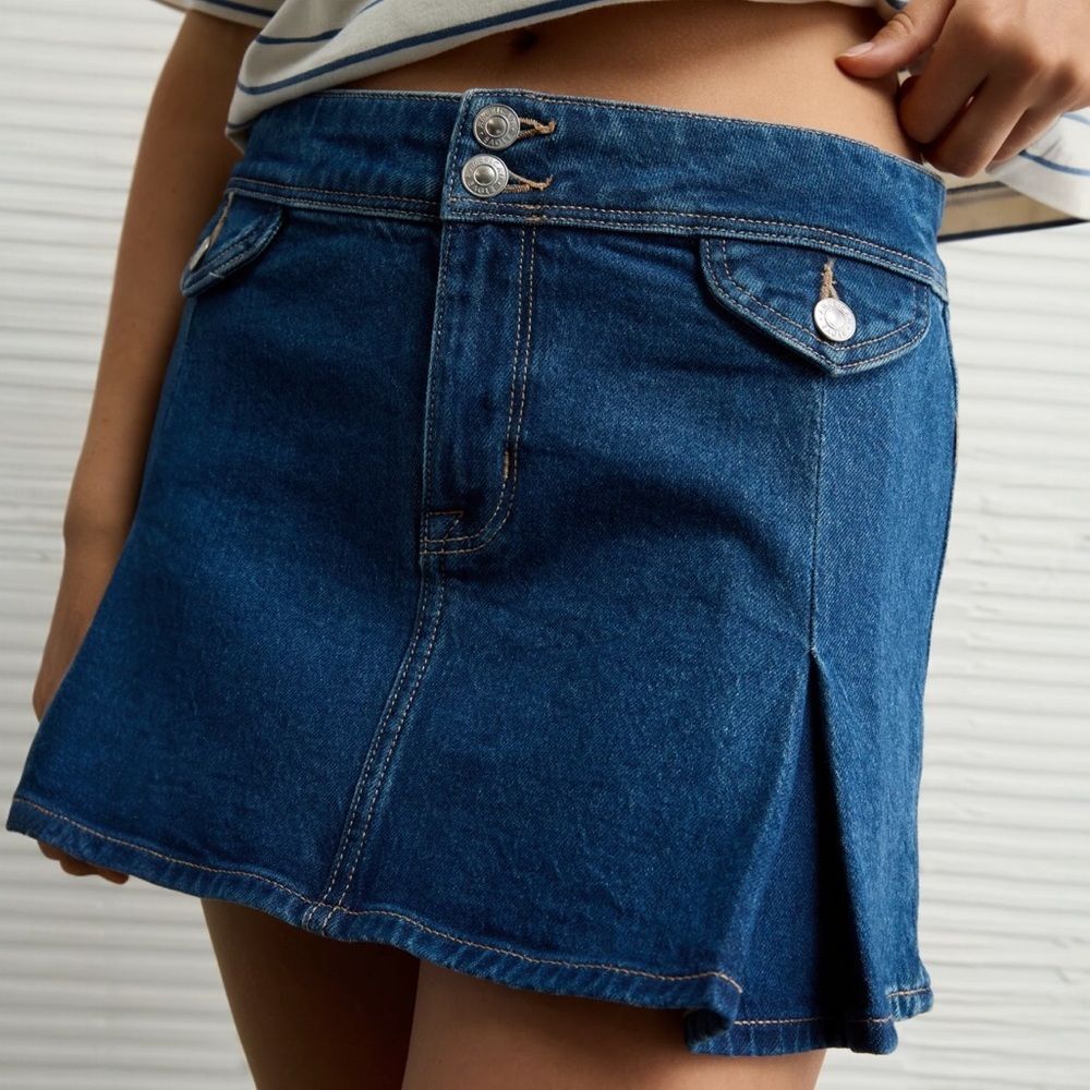 NWT American Eagle Low Rise A-Line Denim Mini Skirt Size 14 32W Blue Stretch NEW